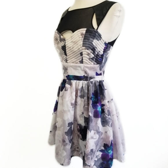 NWOT Stylestalker Floral Mini Dress - Picture 3 of 8